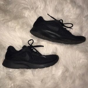 Nike tennis shoes size 9.5
